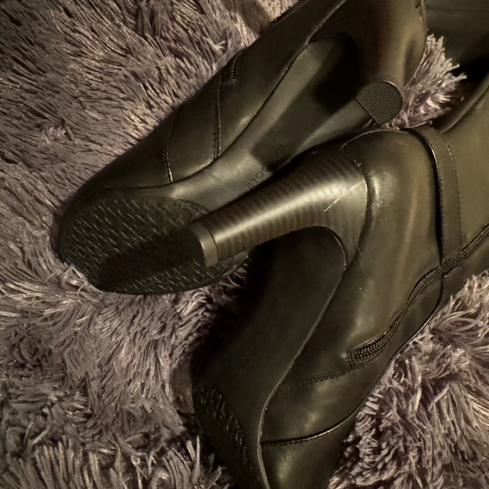 Elegant Black Leather Women's Boots - Picture 2 of 5